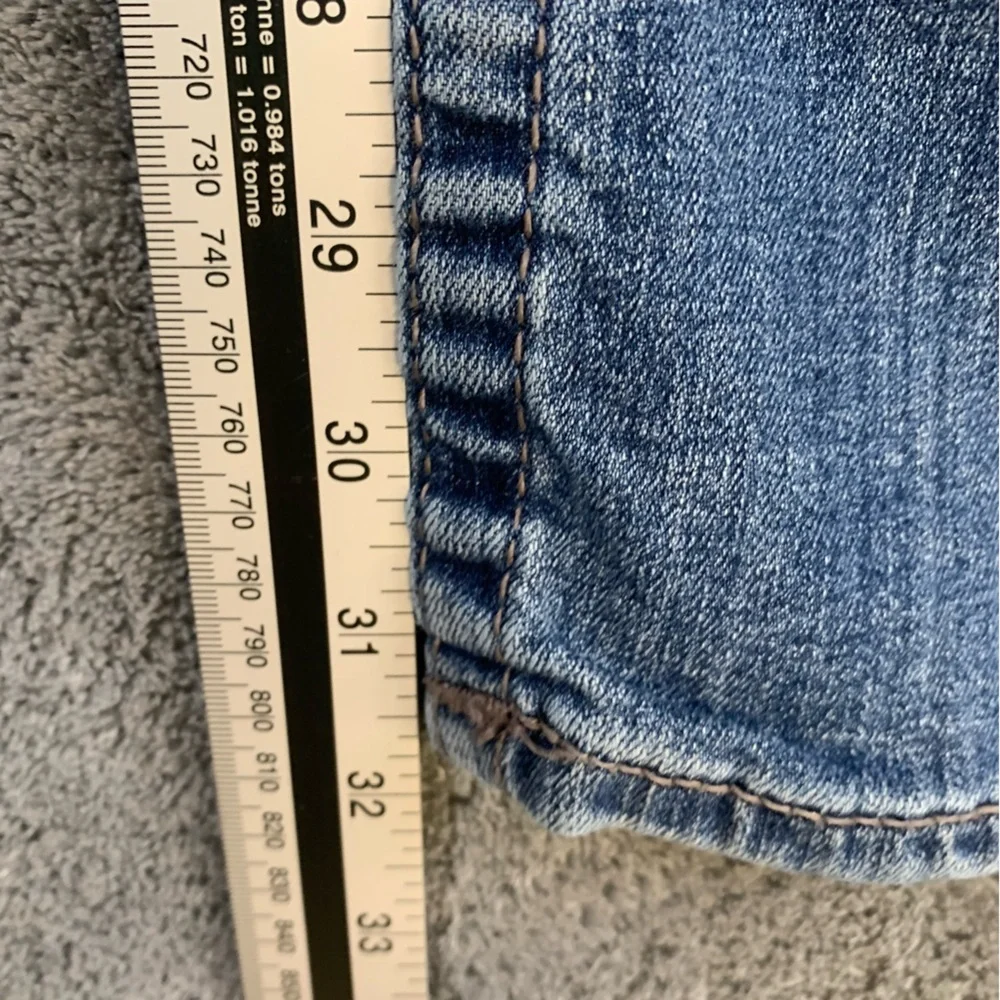 True Religion Straight Leg Low Rise Y2K Medium Wash Pink Rhinestone Buttons S 27 - Picture 9 of 11